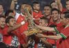 Saat Bepe Kehilangan Medali Juara Piala Presiden Pemain persija bambang pamungkas terima trofi piala presiden dari jokowi