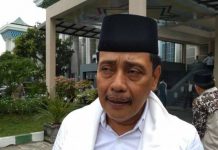 NU Minta Pesantren Tak Terprovokasi Teror Orang Gila Ketua nu jatim hasan mutawakkil alallah di masjid-al akbar surabaya