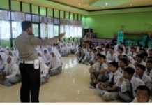 Satlantas Polres Barito Kuala sosialisasikan berkeselamatan berlalu lintas