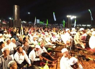 Ribuan Jemaah Ikuti Acara Asam-Asam Bershalawat