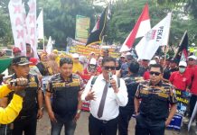 Warga Gambut Sampaikan Aspirasi ke Dewan, Tuntut Lapangan Kerja.