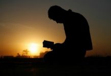 Berburu amalan rezeki, padahal kuncinya ada di Istighfar