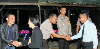 Kapolsek IPTU H. A. Halim Cakma pimpin pengamanan perayaan malam Natal kecamatan Barambai