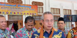 Setiap tahun ada 100 tenaga pendidik yang memasuki masa pensiun