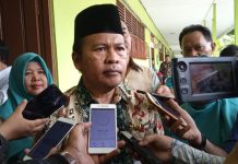 11 guru honorer di SMA Negeri 5 Banjarmasin, mendapatkan kenaikan gaji dari Diknas provinsi Kalsel