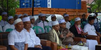 Bupati H. Ansharuddin bersama Guru Bakhiet, hadiri syukuran pembangunan rehab masjid As Saadah Batu Piring