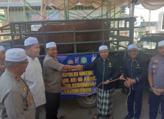 Kapolri dan Kapolda Kalsel sumbang 2 Ekor Sapi Limousin untuk acara haulan Guru Sekumpul