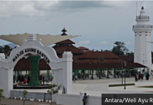 Saat raja-raja di Jawa berburu gelar sultan