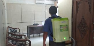 Tangkal penyebaran Covid -19, Kantor DPRD Banjar, disemprot Disinfektan