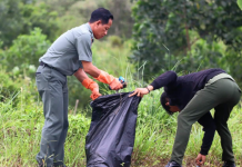 Kadishut Kalsel Hanif Faisol Nurofiq, pimpin aksi bersih bersih “perang” melawan sampah