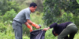 Kadishut Kalsel Hanif Faisol Nurofiq, pimpin aksi bersih bersih “perang” melawan sampah