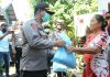 Dukung tim medis, Kapolres Barito Kuala dan Jajarannya bagikan paket sembako dan masker gratis