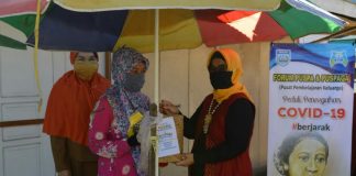 Semangat Kartini, DP2KBP3A bersama Forum Puspa dan Puspaga, bagikan brosur cara hindari Corona