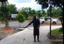 Areal TH2TI di kawasan komplek perkantoran pemprov Kalsel, dilakukan penyemprotan Disinfektan