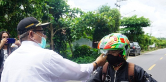 Melintas di Kabupaten Balangan, pengguna jalan lakukan tes suhu tubuh