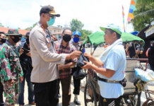 Gugus Tugas Covid-19, bersama TNI-Polri, dirikan dapur umum dan bagikan makanan