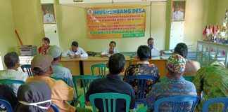 Tetapkan warga penerimaan BLT, Pemerintah Desa Jelapat Mekarsari gelar musyawarah validasi dan finalisasi