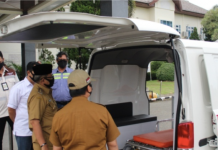 PT. Adaro Indonesia serahkan bantuan mobil Ambulance untuk percepatan penanganan virus Corona