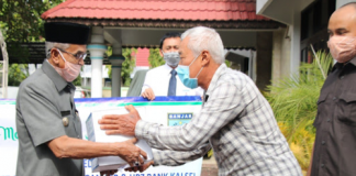 Bank Kalsel Cabang Martapura Bagikan paket sembako gratis, warga kurang mampu dan pensiunan ASN