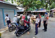Polsek Tamban bersama Gugus Tugas rajin lakukan sosialisasikan protokol kesehatan di pasar tradisional