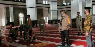 Bupati H.Ansharudin bersama gugus tugas tinjau persiapan sholat Jumat di Masjid Al-Akbar,