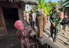Bupati Batola bersama Dandim 1005/Marabahan, tinjau rumah janda tua yang ikut direhab satgas TMMD