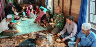 Anggota satgas TMMD Tabunganen, hadiri acara kenduri selamatan kampung