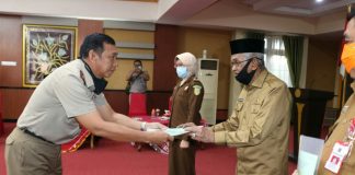 BPN serahkan Sertifikasi Hak Pakai Barang Milik Negara (BMN) ke Pemkab Banjar