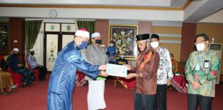 Guru ngaji dan penyuluh agama dapat intensif selama 2 bulan