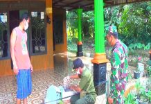 Pemerintah Desa Kolam Kanan berikan bantuan sembako kepada warganya terkonfirmasi positif covid