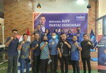 Calon gubernur Haji Denny resmi terima Formulir B1KWK dari Partai Demokrat