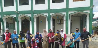 Milad ke-43 BKPRMI, sejumlah ustadz dan ustadzah menggelar aksi bersih bersih