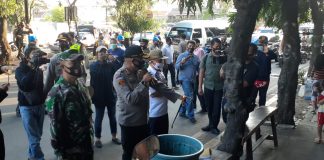 Cegah Covid 19, Polres Jakbar bersama tiga pilar Edukasi masyarakat di tempat keramaian