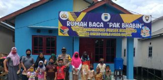 Tingkatkan minat baca anak, Ayo singgah di rumah baca anak “Pak Bhabin” Desa Semangat Dalam