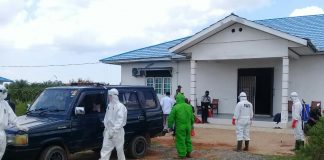 Diduga terpapar corona, 11 karyawan PT.Tiga Daun Kapuas dibawa ke Asrama Haji Banjarbaru