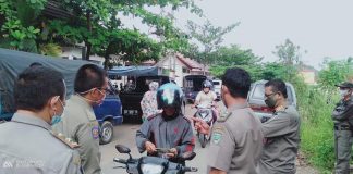 Sisihkan sebagian gaji ke 13, Satpol PP Balangan beli masker untuk dibagikan gratis