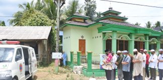 Pasien covid 19 meninggal dan dimakamkan alkah keluarga di Desa Bihara Hilir Awayan