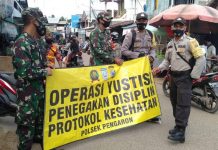 Tim gabungan bersama PD PBB gelar operasi yustisi penerapan protokol kesehatan di Pasar Pengaron