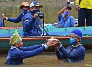 Sedekah Sungai – kearifan lokal masyarakat nelayan Muara Kanoco menjadi event destinasi wisata
