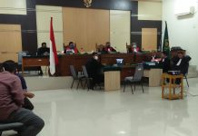 Majelis hakim tunda putusan terhadap terdakwa Said Akhmad Zais Assegaf dan terdakwa Jayadi