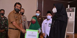 Baznas Batola salurkan zakat senilai Rp 91,5 Juta untuk pelajar dan anak yatim