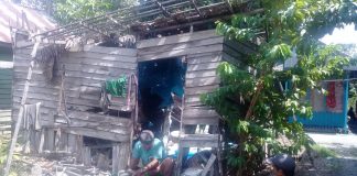 Kondisi rumah kakek Yusuf yang rusak parah, luput dari program bedah rumah