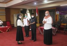 Bupati Banjar serahkan secara simbolis SK CPNS formasi umum tahun.2019