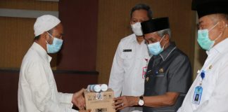 Pemkab Banjar berikan bantuan peralatan pencegahan covid-19 ke Pondok Pesantren