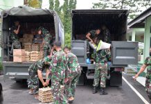 Bantu warga terdampak banjir, Danrem 101/Antasari bersama lnsan Maritim Banjarmasin serahkan bantuan sembako