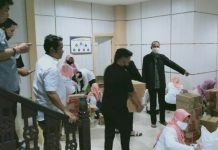 Wakil rakyat Kabupaten Banjar, bagikan 1000 paket sembako untuk warga terdampak.banjir