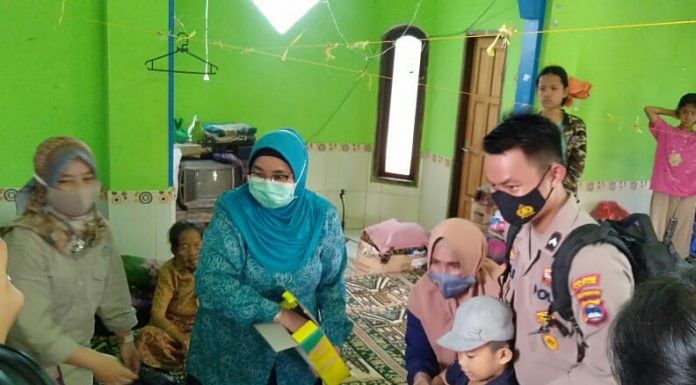 TP PKK Banjar, salurkan bantuan sembako ke Posko Pengungsian Gudang Tengah