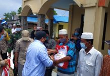 Wabup Banjar serahkan bantuan paket sembako untuk warga terdampak banjir