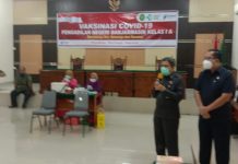 Ketua PN Banjarmasin dan jajarannya ikuti vaksinasi covid 19