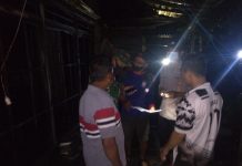 Saat berbuka puasa, rumah Basri dan Usman hangus terbakar